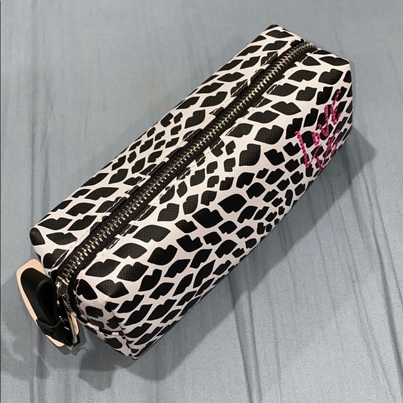 Victoria’s Secret Love VS Leopard Print Pouch 💎 - Picture 2 of 8